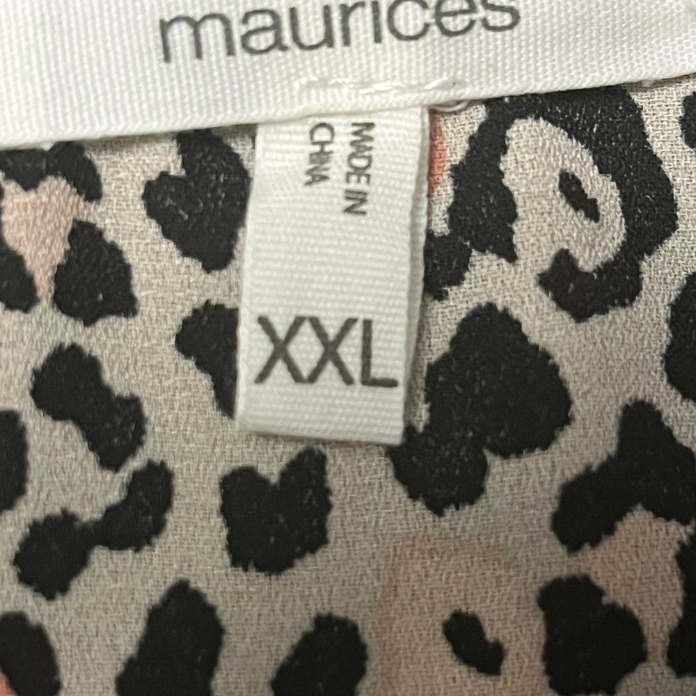 Maurices Animal Leopard Print Top in Black and Cream Puff Sleeves Size XXL NWOT - Picture 4 of 7